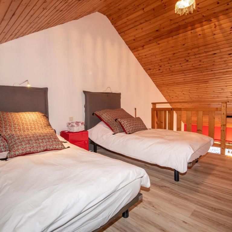 "La Combe Fleurie" Appartements & Chambres - Chambre Familiale avec Terrasse - 4