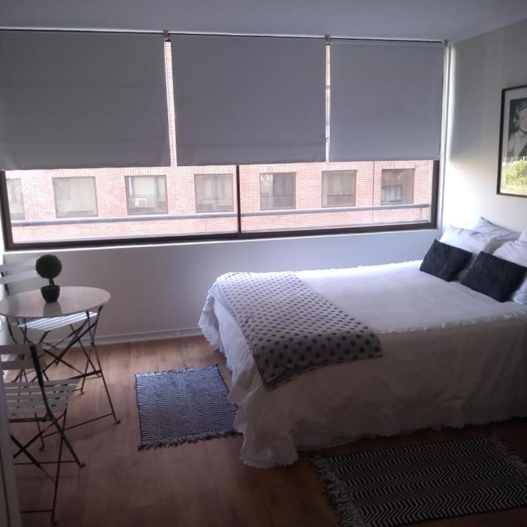 Apartamentos Costanera Centre - Estudio con 1 cama grande - 2
