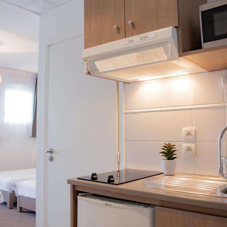 Comfort Aparthotel Cannes Mandelieu - Studio Triple Standard - 1
