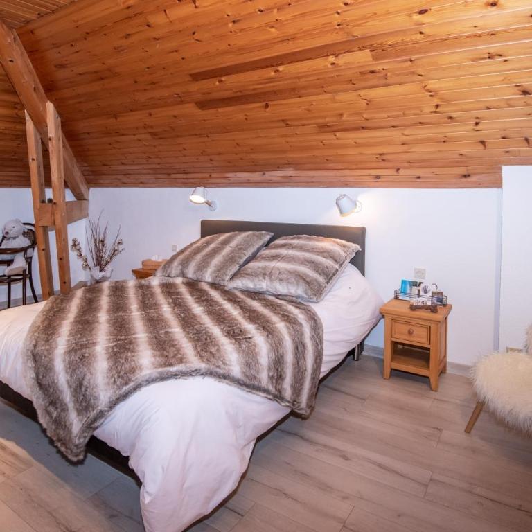 "La Combe Fleurie" Appartements & Chambres - Loft - 1