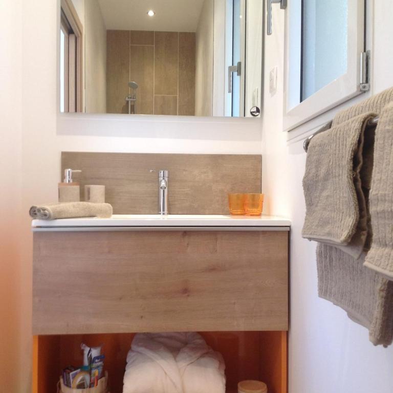 "La Combe Fleurie" Appartements & Chambres - Appartement Deluxe - 7