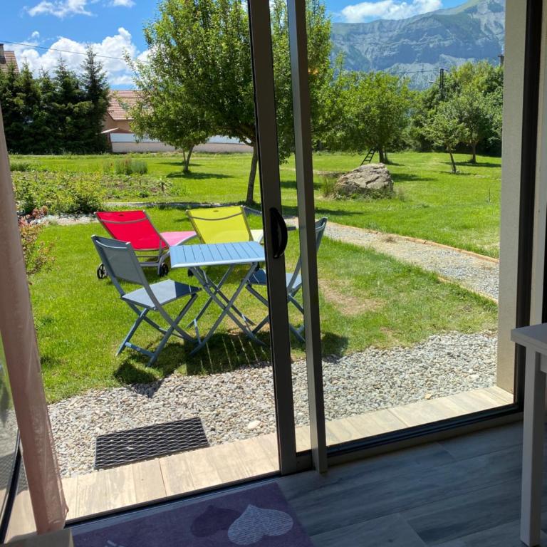 "La Combe Fleurie" Appartements & Chambres - Studio avec Baignoire Spa - 5