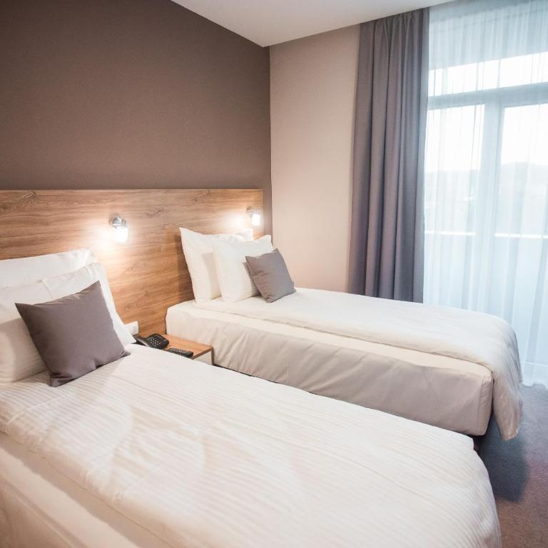 Hotel IN - Dvokrevetna Soba sa Zasebnim Krevetima i Balkonom - 1