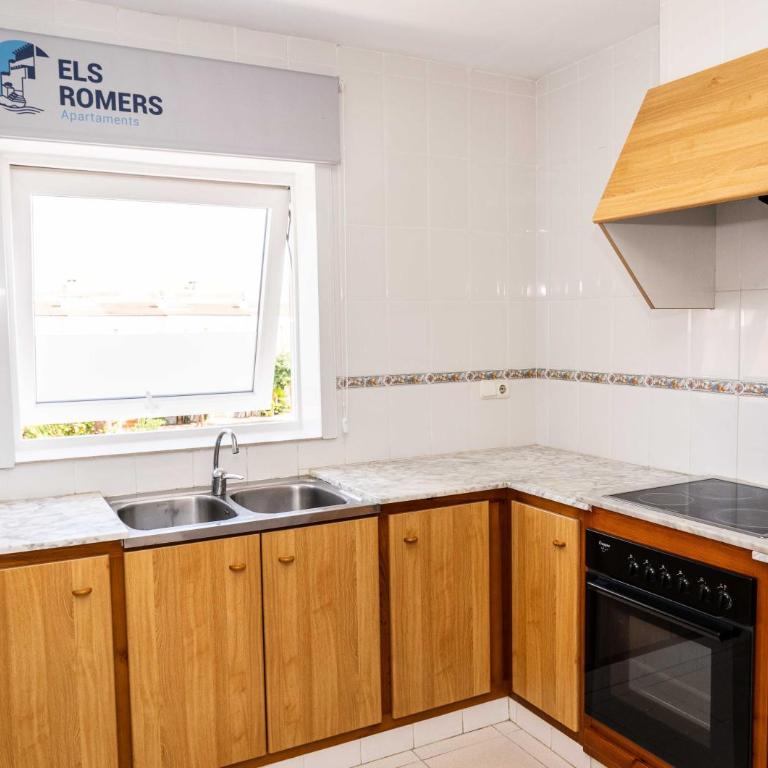 Apartamentos Els Romers Benicarló-Peñíscola - Apartamento Estándar con 2 dormitorios y aparcamiento (4 adultos + 2 niños) - 4