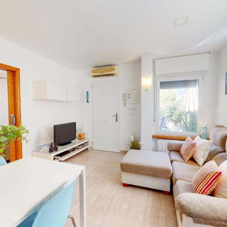 Villa Juan Miguel en Dénia a 50m de la playa Terraza, barbacoa y parking By Family Homes Rentals - Casa de 2 dormitorios - 8