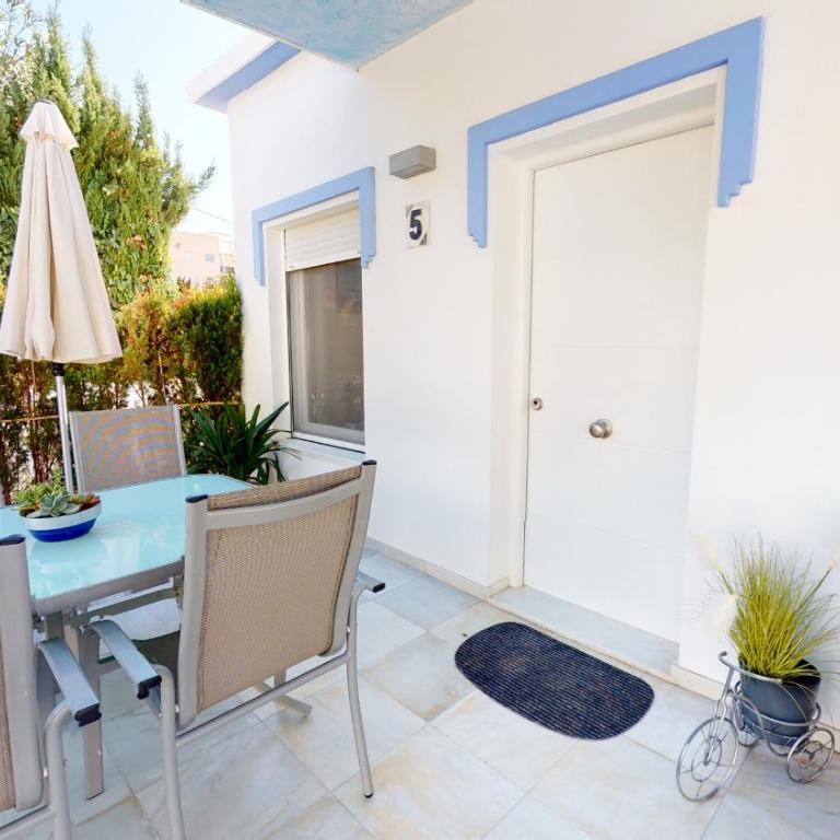 Villa Juan Miguel en Dénia a 50m de la playa Terraza, barbacoa y parking By Family Homes Rentals - Casa de 2 dormitorios - 6