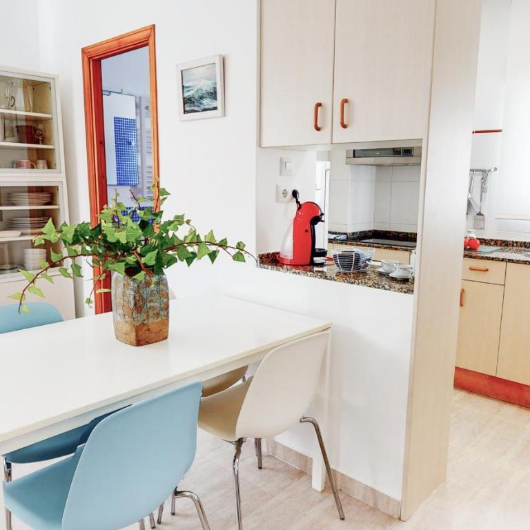 Villa Juan Miguel en Dénia a 50m de la playa Terraza, barbacoa y parking By Family Homes Rentals - Casa de 2 dormitorios - 21