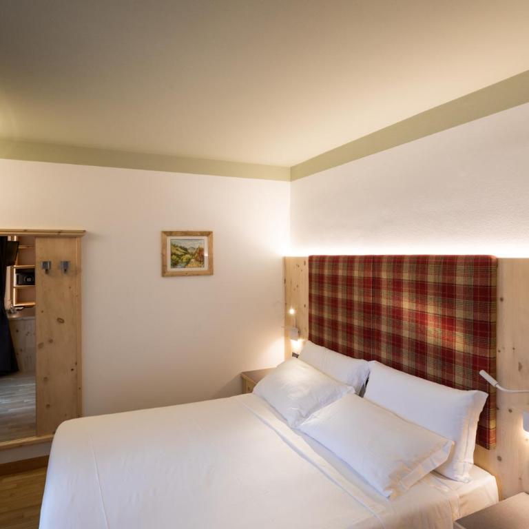 Hotel Medil - Camera Tripla Standard - 2