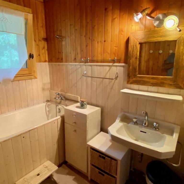 Chalet Baraka - Chamonix les Praz - Three-Bedroom Chalet - 6