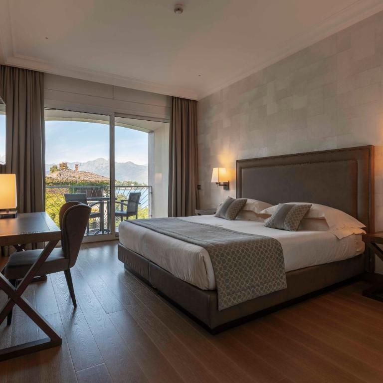 Hotel La Palma - Camera Superior Matrimoniale/Doppia con Letti Singoli con Vista Lago Parziale - 1
