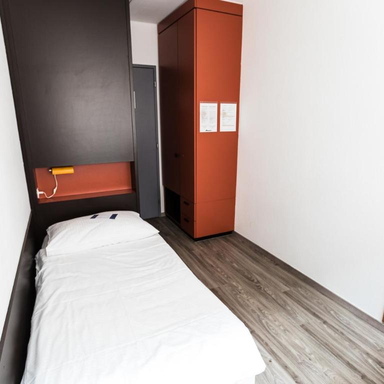City Hostel Geneva - Chambre Simple Économique avec Salle de Bains Commune - 4
