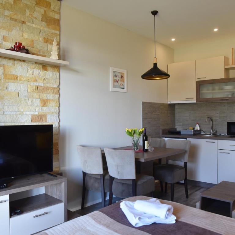 Milmari Resort & Spa / Premier 3 - Studio s King-sajz Krevetom i Sofom na Izvlačenje - 9