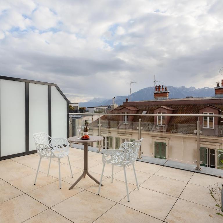 VISIONAPARTMENTS Vevey - self check-in - Studio Apartment Senior with Kitchenette and Terrace - 2