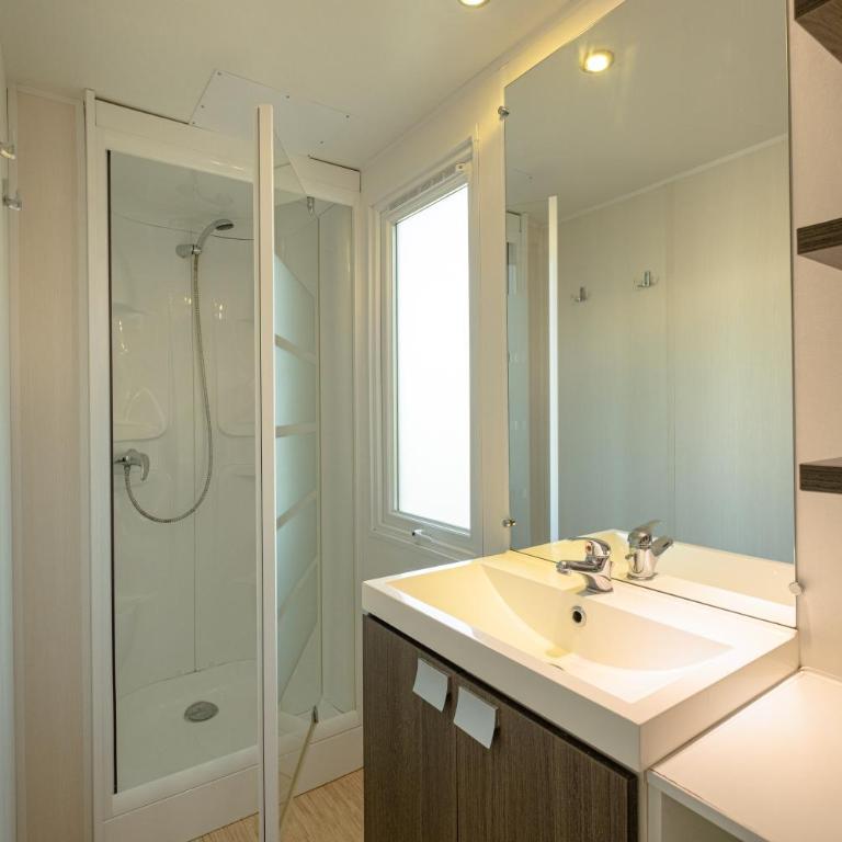 Camping Le Parc des Monges - Mobile Home 2 Chambres - 4