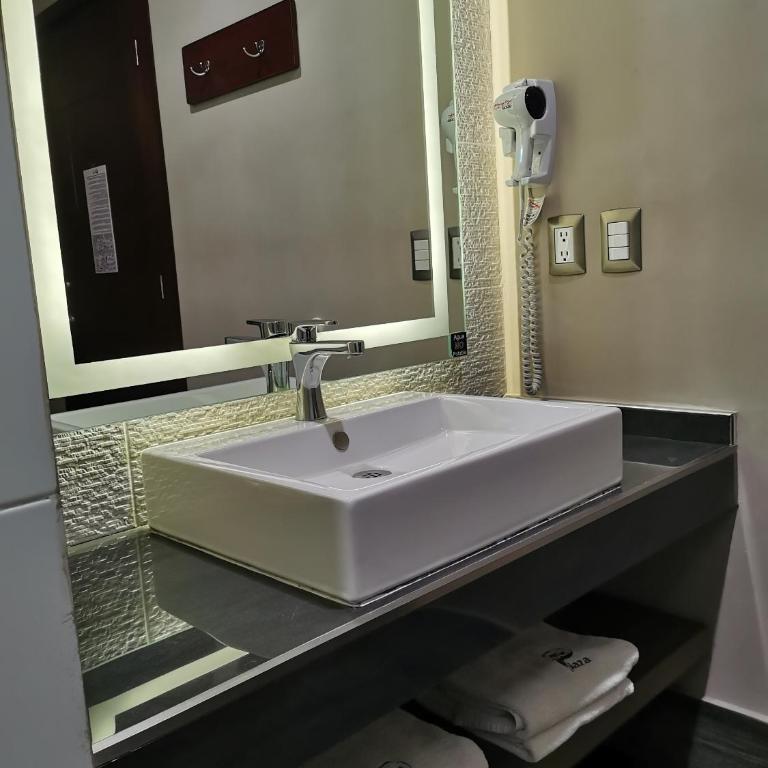 Hotel Plaza Arteaga - Double Room - 6