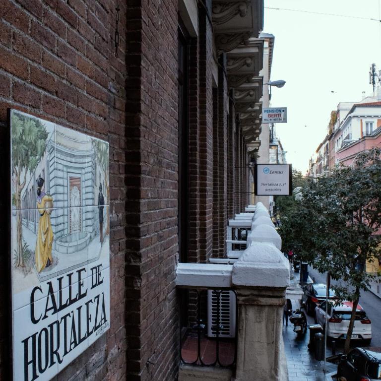 Casa Lemus - Camera Standard Matrimoniale/Doppia con Letti Singoli con Balcone e Bagno Esterno in Comune - 12