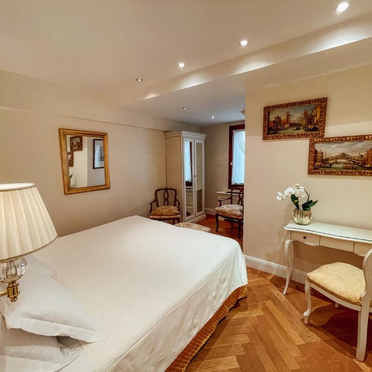 Ai Savi di Venezia - Two-Bedroom Apartment - 24