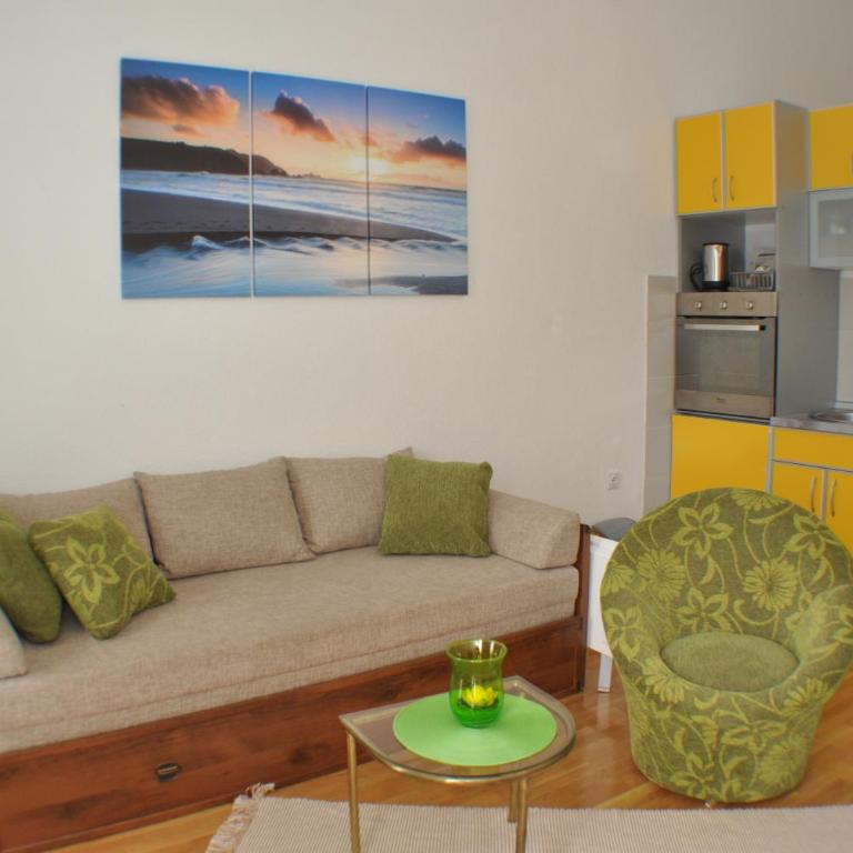 Belvedere Apartments - One-Bedroom Apartment with Balcony and Sea View - 10
