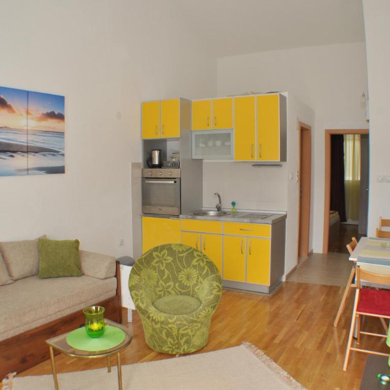 Belvedere Apartments - One-Bedroom Apartment with Balcony and Sea View - 28