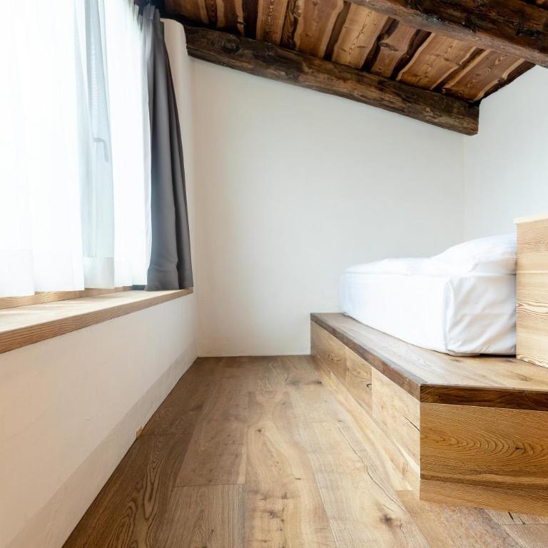 Curt di Clement Eco Mobility Hotel - Suite with Mountain View - 2