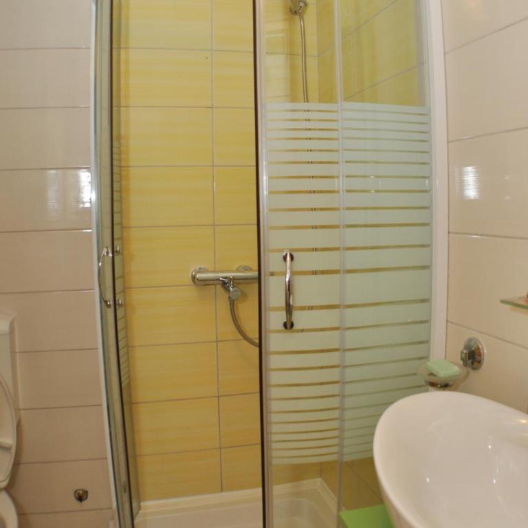 Belvedere Apartments - One-Bedroom Apartment with Balcony and Sea View - 32