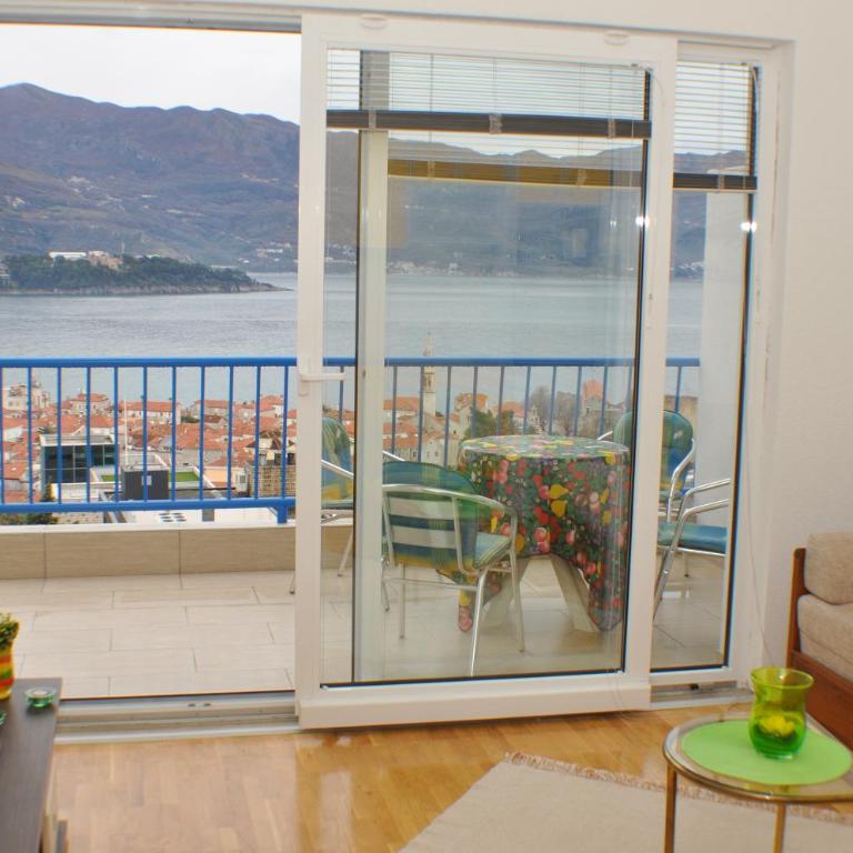Belvedere Apartments - One-Bedroom Apartment with Balcony and Sea View - 33