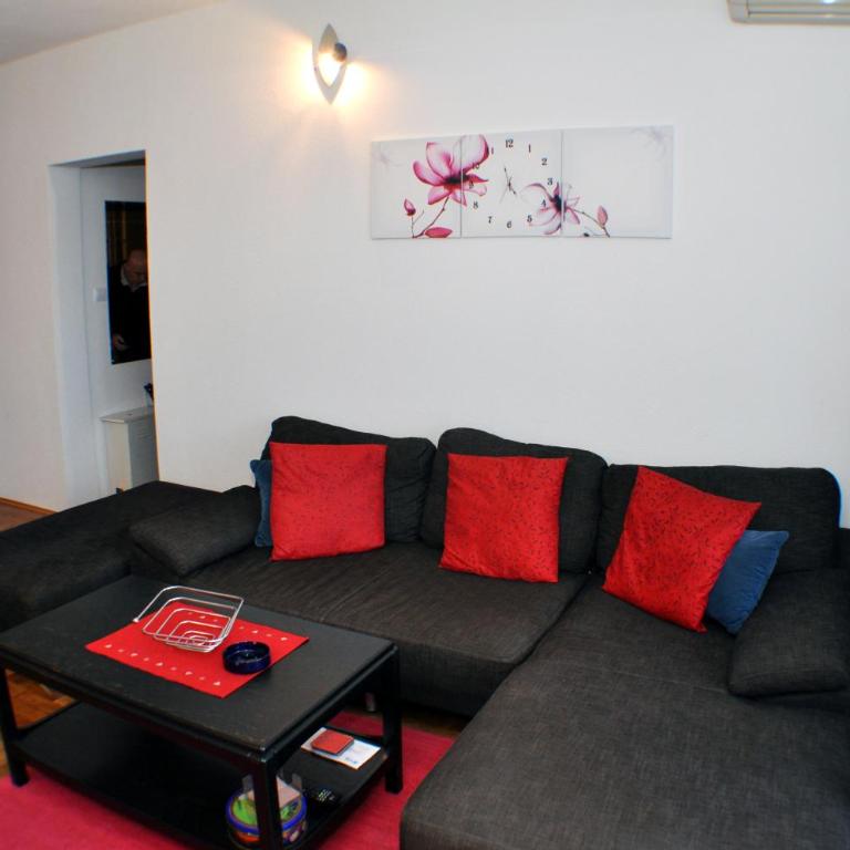 Belvedere Apartments - Two-Bedroom Apartment with Balcony and Sea View - 30