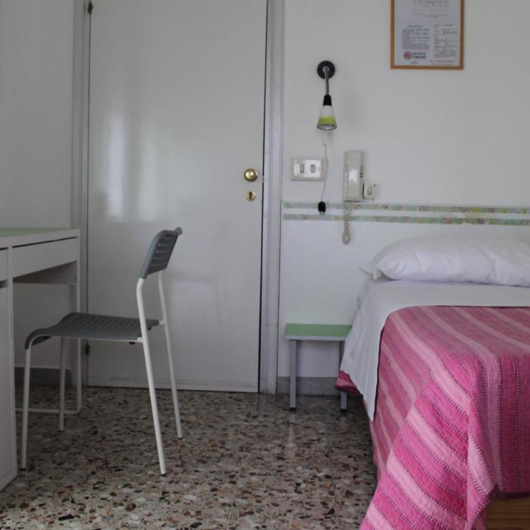 Albergo Moderno - Camera Singola con Bagno Privato - 2