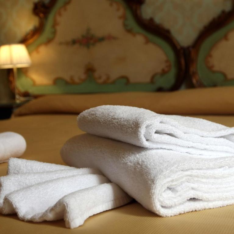 Art Dreams B&B - Camera Matrimoniale con Bagno in Comune - 2