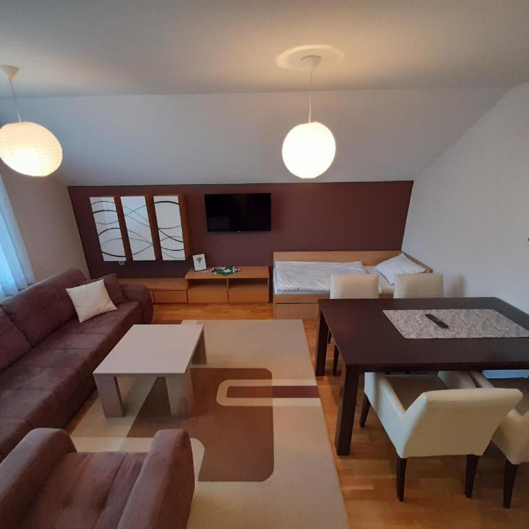 Apartmani Exit - Apartment with Balcony - 1