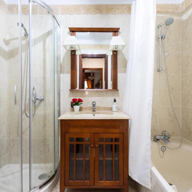 Home2Book Spacious Classic Design Apto SC Center - Apartamento - 21