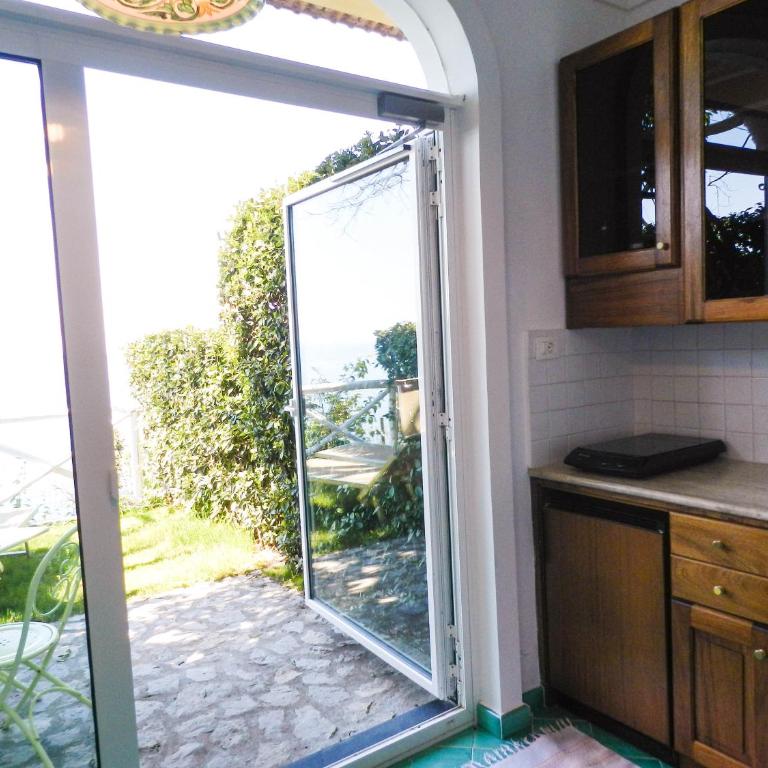 Bacio del Sole B&B Positano - Monolocale con Patio e Vista Mare (2 Adulti) - 17