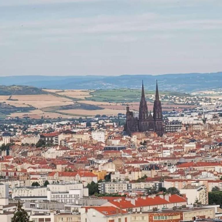 Entre VILLE et NATURE - Les Hauts de Clermont avec GARAGE gratuit - Appartement 2 Chambres - 31