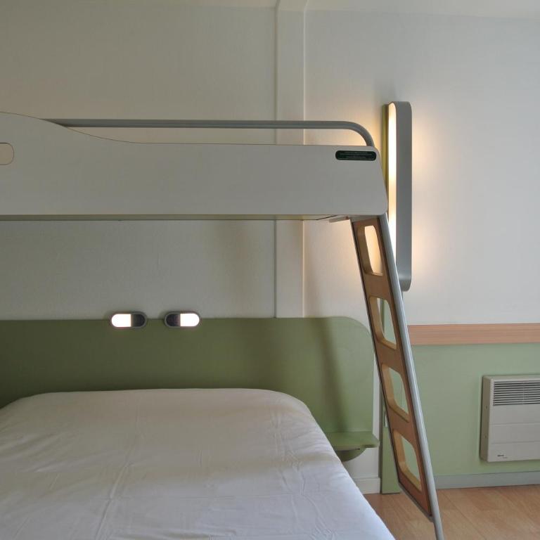 ibis budget Chambéry Sud Challes Les Eaux - Chambre Triple - 4