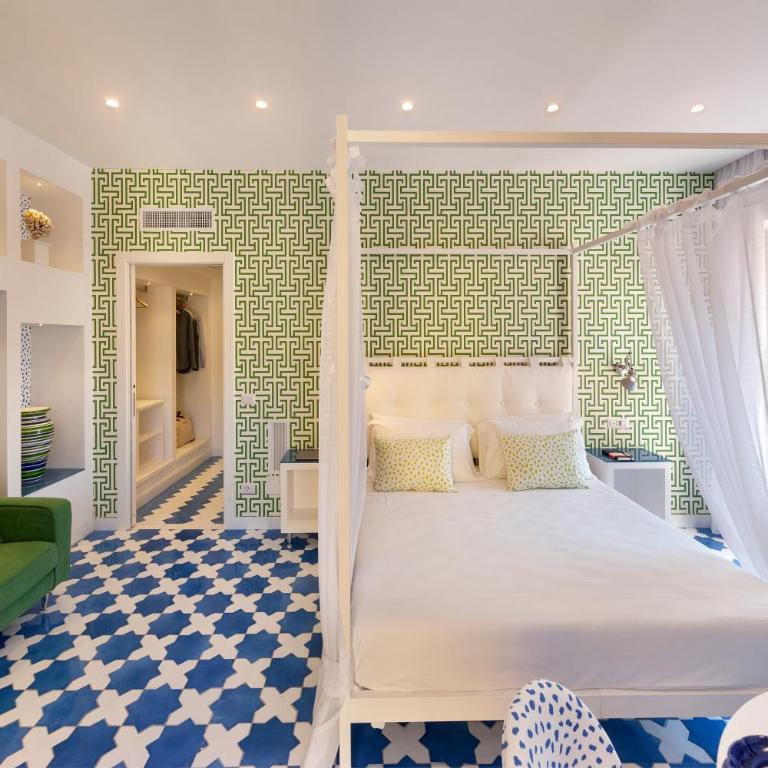 Luxury&Romantic Apartment with Balcony in Sorrento - Two-Bedroom Apartment - 3