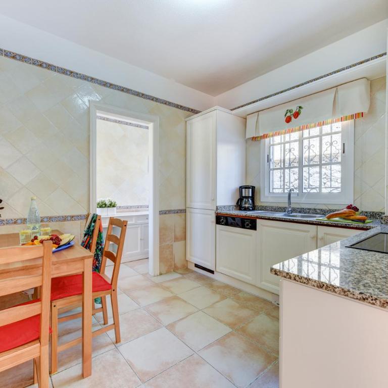 Villa Aloe con piscina climatizada, Playa Fañabe, Costa Adeje - Casa de 3 dormitorios - 19