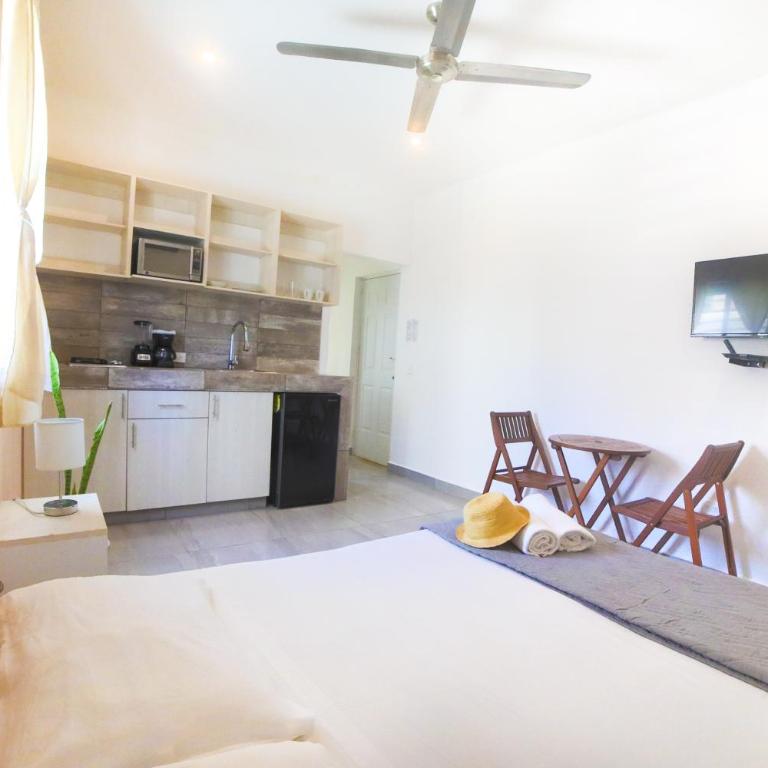 Almond Suites - One-Bedroom Apartment - 5