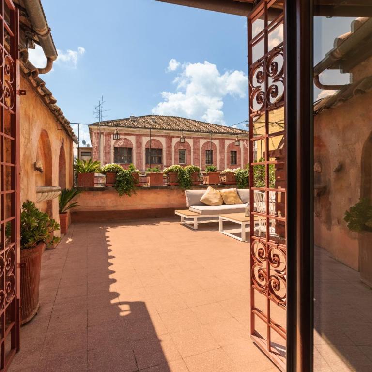Principessa Trevi - Appartamento Vacanze Romane con 2 Camere da Letto e Terrazza - 2