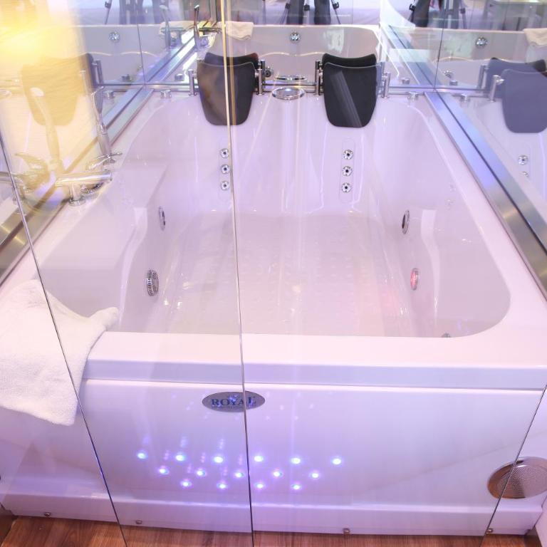 Adua & Regina di Saba Wellness & Beauty - Junior Suite con Vasca Idromassaggio - 9