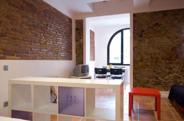 Sunny Apartments Barcelona - Studio with Sofa Bed - 4