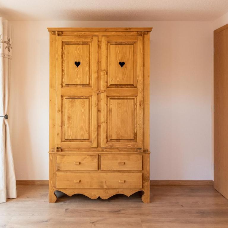 Touring Chez Georges - Two-Bedroom Apartment - 10