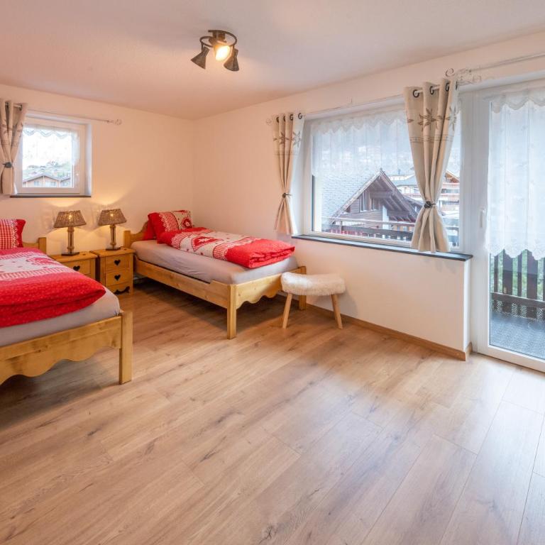 Touring Chez Georges - Two-Bedroom Apartment - 11