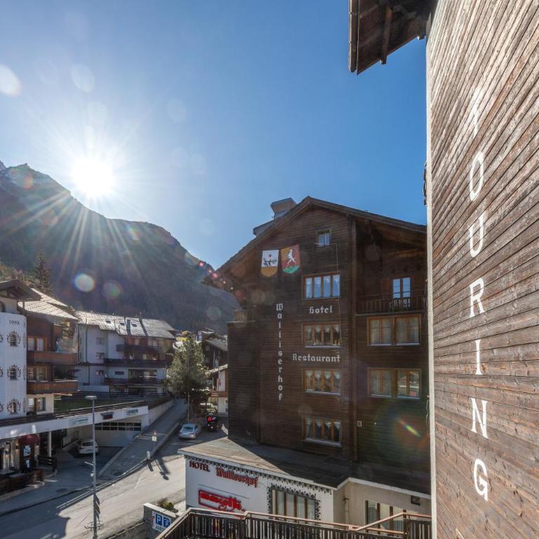 Touring Chez Georges - Two-Bedroom Apartment - 30