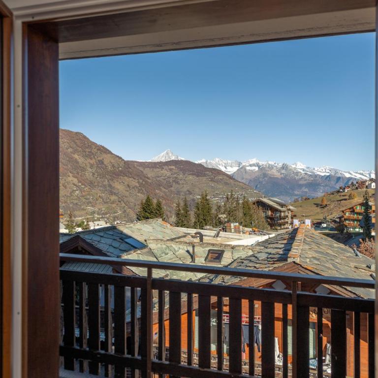 Touring Chez Georges - Two-Bedroom Apartment - 27