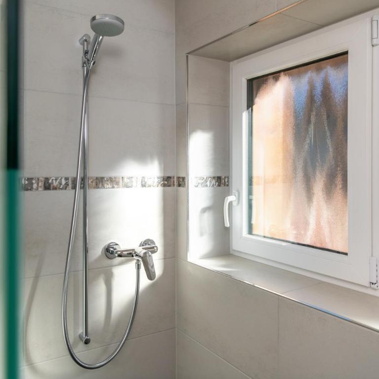 Touring Chez Georges - Two-Bedroom Apartment - 15