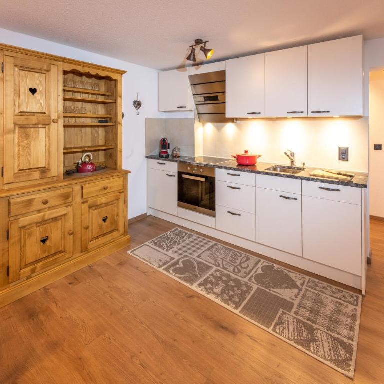 Touring Chez Georges - Two-Bedroom Apartment - 1