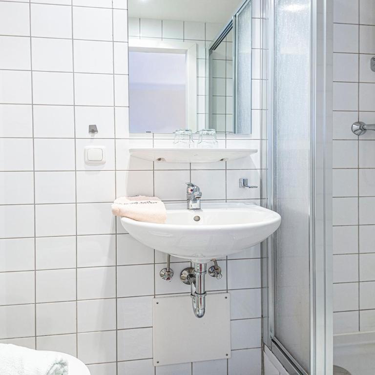 Gästehaus Golker - Einzelzimmer mit Gemeinschaftsbad - 3
