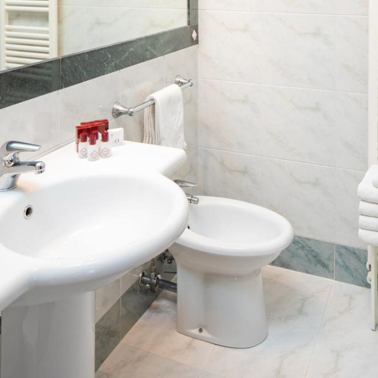 Hotel Stella - Quadruple Room with Sea View - 7