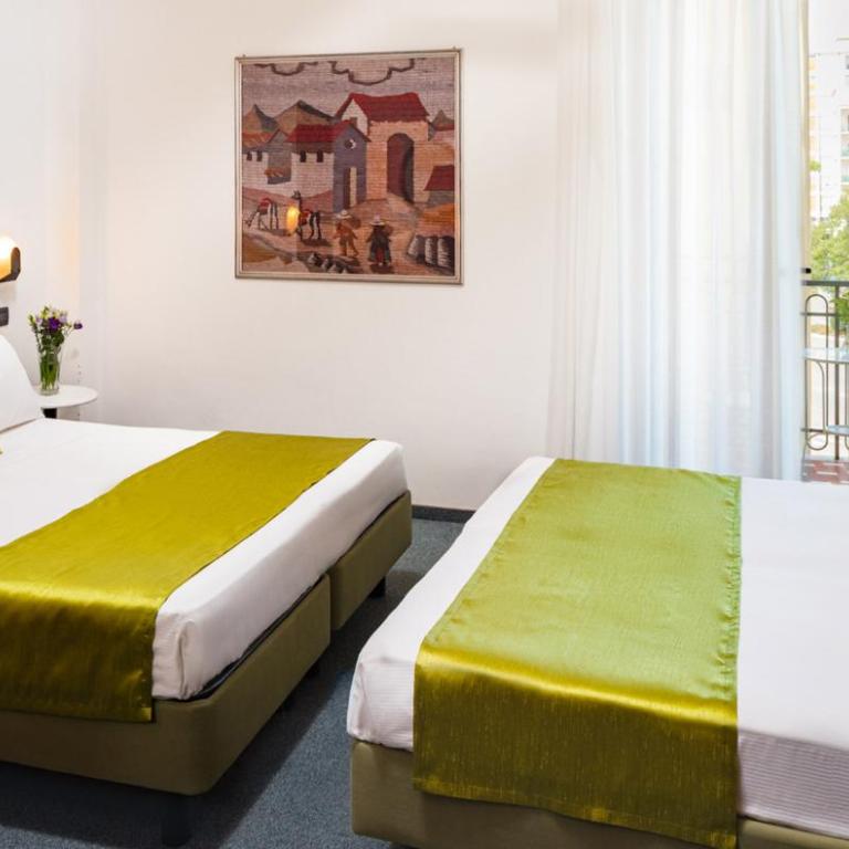 Hotel Stella - Quadruple Room with Sea View - 6