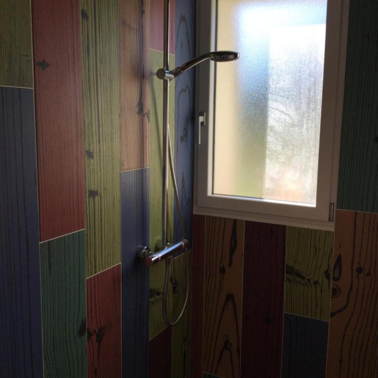 "La Combe Fleurie" Appartements & Chambres - Studio avec Baignoire Spa - 2